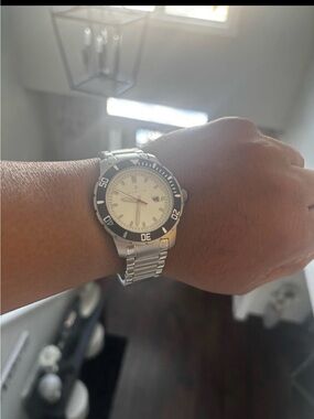 Nautis Admiralty Pro 200 Men's Watch with a Bracelet and Date Display